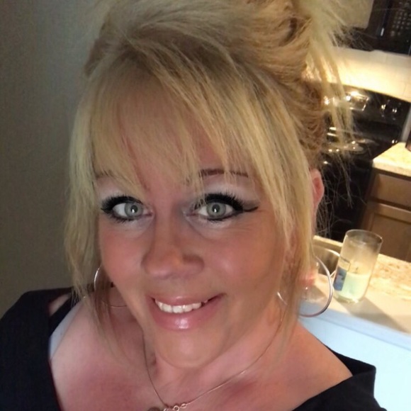 Meet your Posher, Lisa ann - Picture 3 of 4